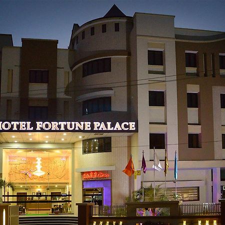 Hotel Fortune Palace Jamnagar Bagian luar foto